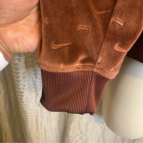 Nike Womens Velour Jacket in Bronze Eclipse Large - Picture 7 of 10